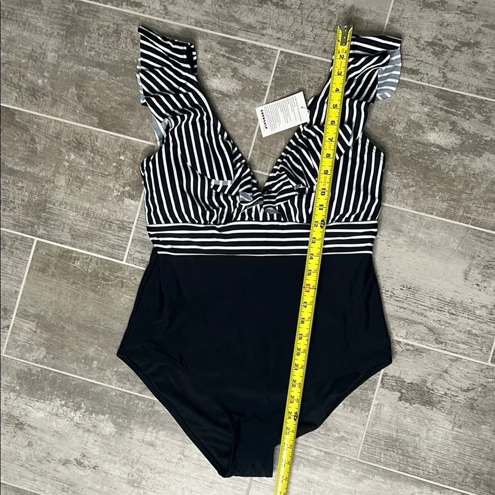 COCOSHIP Black and White Striped Swimsuit